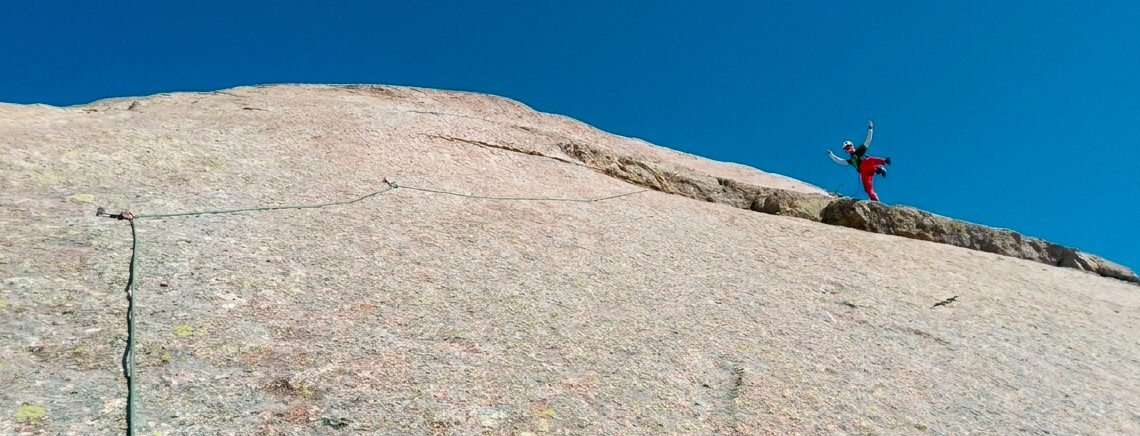 Vía Caballo Blanco al Yelmo – La Pedriza